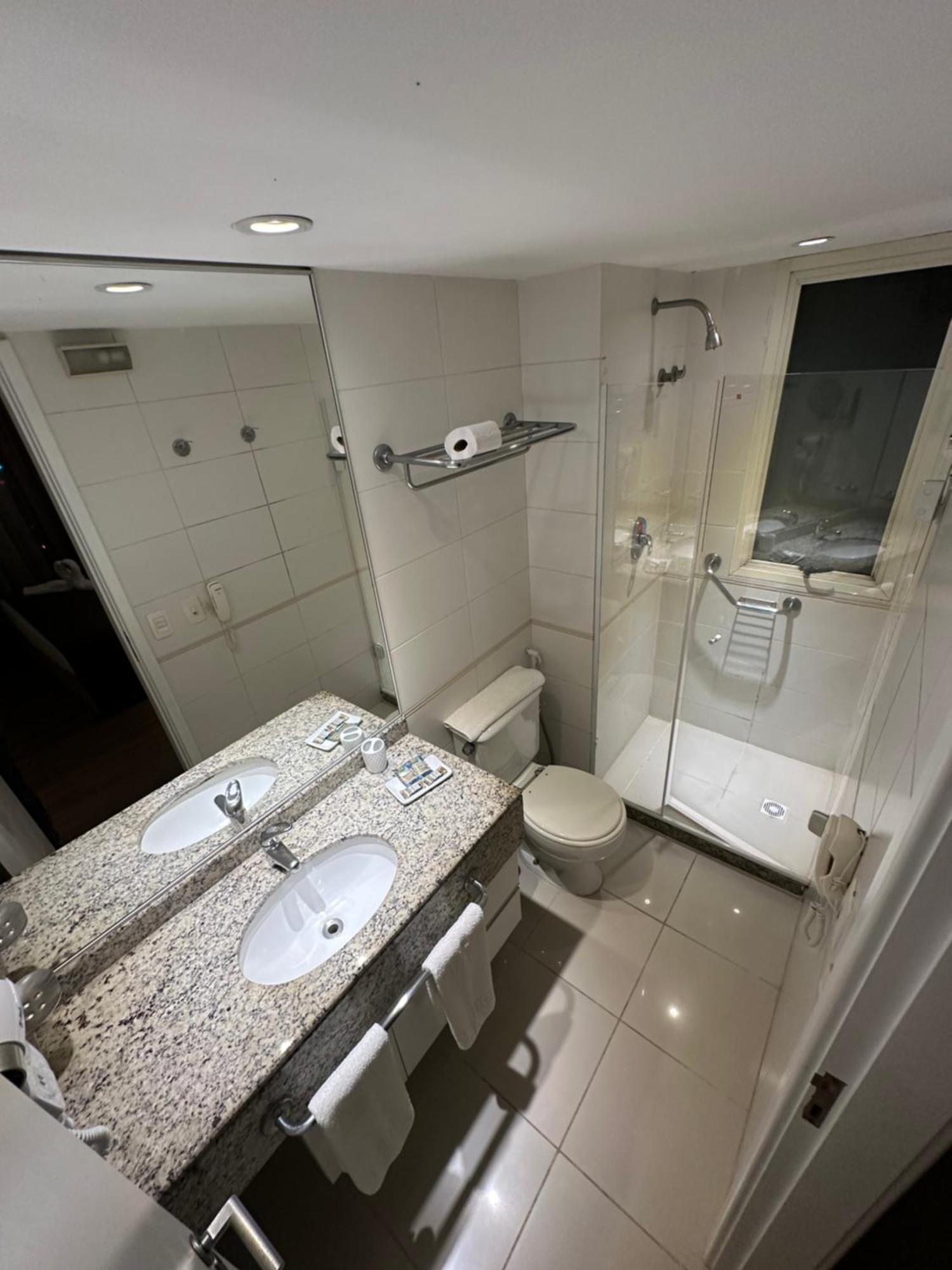Barra Da Tijuca - 9 - Flat Premium Com Cozinha, Fogao Cooktop, Geladeira Grande, Smart Tv Grande, Lindo E Muitissimo Confortavel, Balsa Para A Praia Gratis E Estacionamento Gratuito Rio de Janeiro Exterior photo